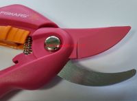 Плоскостной секатор Fiskars P26 Inspiration ruby (111256)
